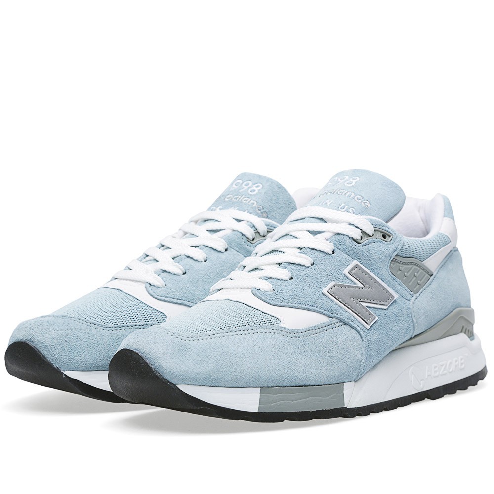 new balance bleu clair